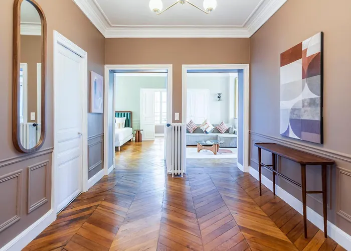 Lägenhet Spacious 4 Bedrooms - 11th With Style