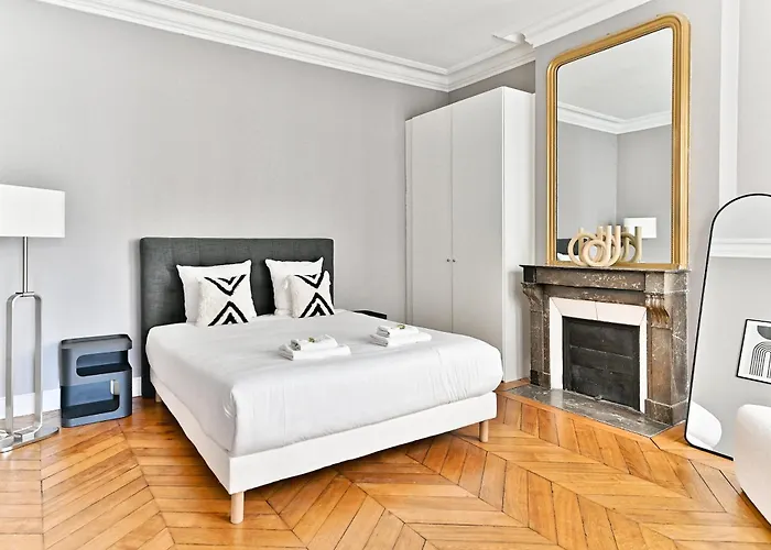 Lägenhet Spacious 4 Bedrooms - 11th With Style