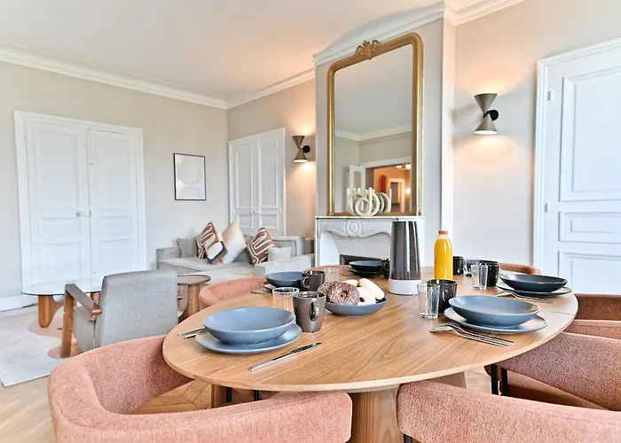 Spacious 4 Bedrooms - 11th With Style Paris