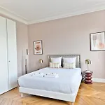 Spacious 4 Bedrooms - 11th With Style Parijs