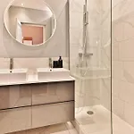 Spacious 4 Bedrooms - 11th With Style * Parijs