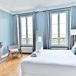 Spacious 4 Bedrooms - 11th With Style Appartement Parijs