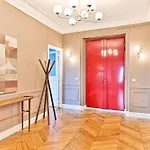Spacious 4 Bedrooms - 11th With Style Appartement