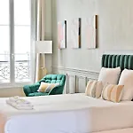 Spacious 4 Bedrooms - 11th With Style