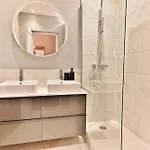 Spacious 4 Bedrooms - 11th With Style *