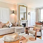 Spacious 4 Bedrooms - 11th With Style * Parijs