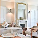 Spacious 4 Bedrooms - 11th With Style Appartement *
