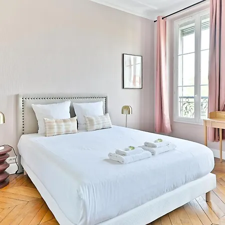 Spacious 4 Bedrooms - 11th With Style * Paris
