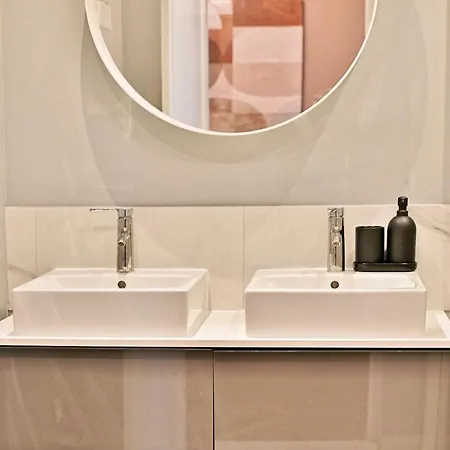 Apartment Spacious 4 Bedrooms - 11th With Style