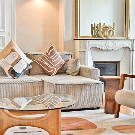 Spacious 4 Bedrooms - 11th With Style Paris