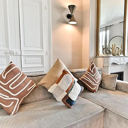 Spacious 4 Bedrooms - 11th With Style *