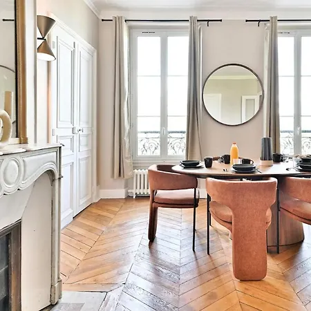 Διαμέρισμα Spacious 4 Bedrooms - 11th With Style *