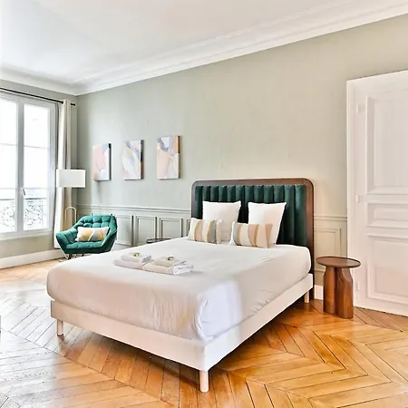 Διαμέρισμα Spacious 4 Bedrooms - 11th With Style