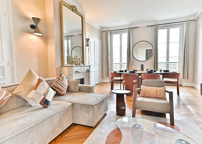 Apartment Spacious 4 Bedrooms - 11th With Style