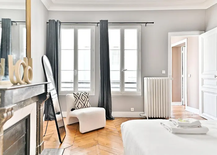 Apartment Spacious 4 Bedrooms - 11th With Style