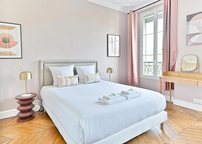 Spacious 4 Bedrooms - 11th With Style * パリ