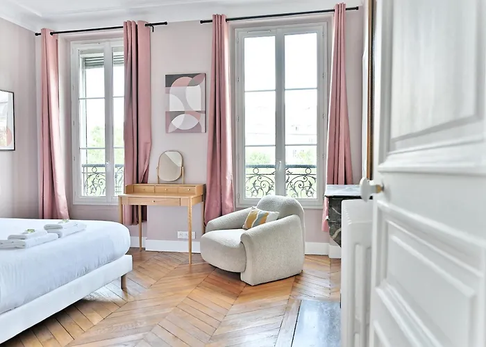 Spacious 4 Bedrooms - 11th With Style Paris