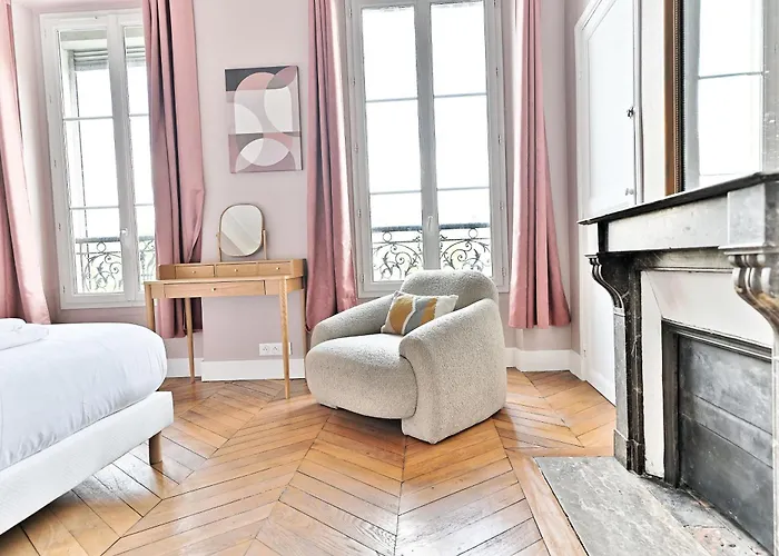 Spacious 4 Bedrooms - 11th With Style Διαμέρισμα