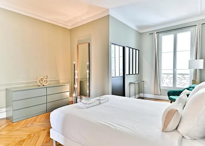 Apartment Spacious 4 Bedrooms - 11th With Style