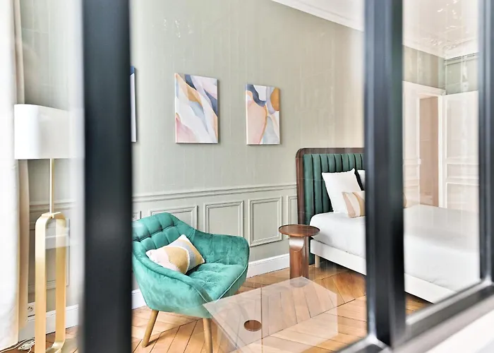 Spacious 4 Bedrooms - 11th With Style アパート