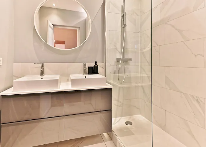 Spacious 4 Bedrooms - 11th With Style * Paris