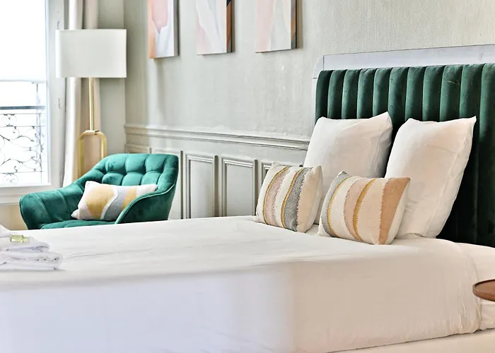 Διαμέρισμα Spacious 4 Bedrooms - 11th With Style *