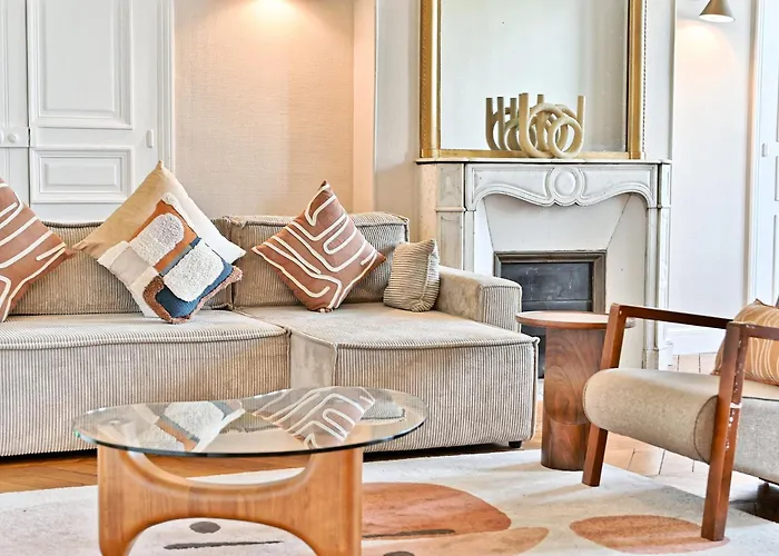 Spacious 4 Bedrooms - 11th With Style Paris