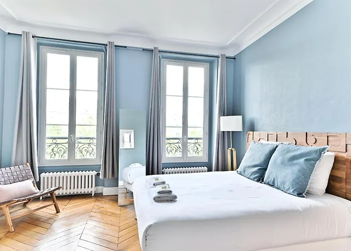 Spacious 4 Bedrooms - 11th With Style Appartement *